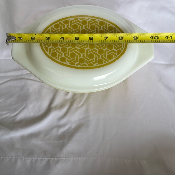 Vintage 1970 Pyrex 1 1/2 Qt. Wicker Weave Oval Casserole Dish w/Lid 043 - Picture 3 of 5
